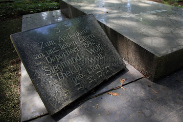 Saarbruecken  Deutschland  Grabstein auf dem Juedischen Friedhof
