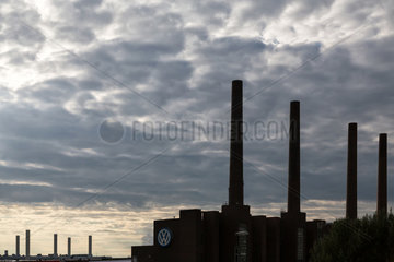 Wolfsburg  Deutschland  Aussenansicht des VW Kraftwerks
