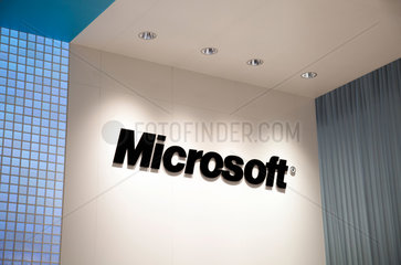 Hannover  Deutschland  Microsoft Messestand auf der CeBIT