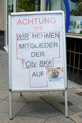 Berlin  Deutschland  Schild mit Hinweis der Uebernahme von City BKK Kunden
