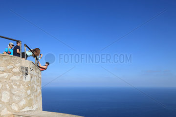 Cap de Formentor  Spanien  Touristen fotografieren sich auf Mallorca