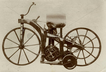 erstes Motorrad der Welt  1885