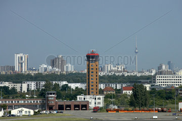 Berlin  Deutschland  der Tower des Flughafen Schoenefeld