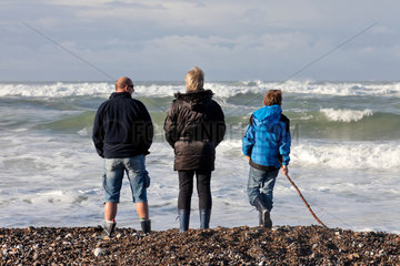 Vorupor  Daenemark  eine Familie am Strand