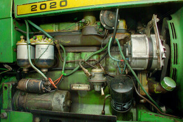 Dieselmotor eines alten Traktors  1967