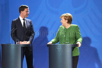 Berlin  Deutschland - Bundeskanzlerin Angela Merkel und der Ministerpraesident der Niederlande Mark Rutte.