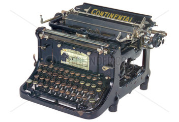 alte Schreibmaschine  um 1912