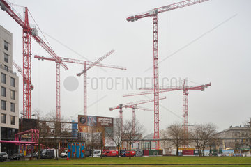 Berlin  Deutschland  Baukraene auf der Baustelle Wertheim-Areal am Leipziger Platz