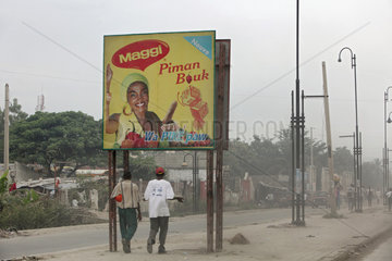 Port-au-Prince  Haiti  Maggi-Werbeschild af einer Strasse