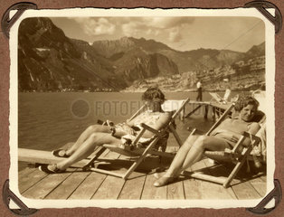 deutsche Touristinnen  Badeurlaub Italien  1930