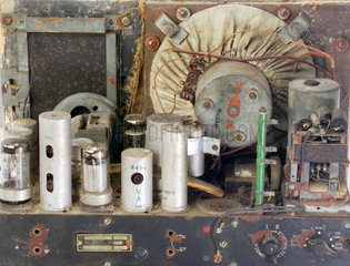 defektes Philips Radio  Innenleben  um 1940