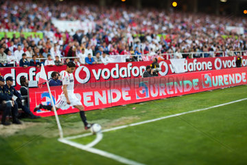 Sevilla  Spanien  Sevilla's Renato fuehrt einen Eckstoss aus