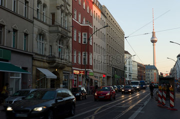 Berlin  Deutschland  die Brunnenstrasse Richtung Rosenthaler Platz