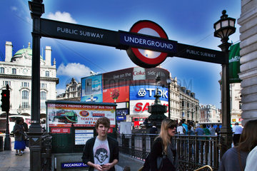 London  Grossbritannien  U-Bahn Station am Picadilly Circus