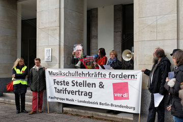 Berlin  Deutschland  Musikschullehrer fordern Tarif und feste Stellen