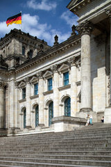 Berlin  Deutschland  Treppe vor dem Reichstag