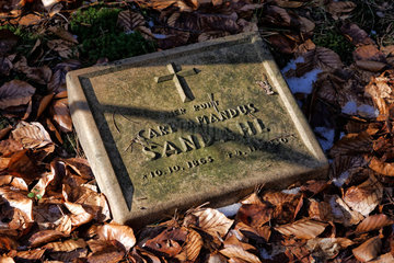 Stahnsdorf  Deutschland  Grabstein fuer Carl-Amandus Sandahl im Schwedischen Friedhof