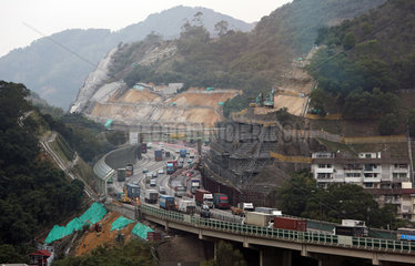 Hong Kong  China  Bauarbeiten an einer Autobahn