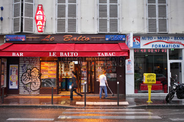 Paris  Frankreich  ein Tabak- und Zeitschriftenladen  Tabac Le Balto