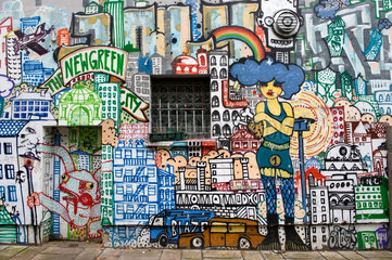 Berlin  Deutschland  Graffiti an einer Hauswand in Berlin