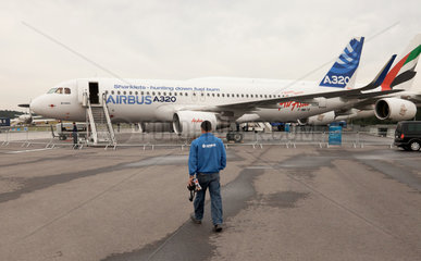 Schoenefeld  Deutschland  ein Airbus A320 mit Sharklets auf der ILA 2012