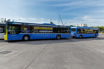 Berlin  Deutschland  BVG testet ueberlange Busse
