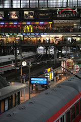 Hamburg  Deutschland  Haupthalle im Hauptbahnhof
