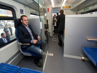 Berlin  Deutschland  InnoTrans  Innenaufnahme: einteiliger Pesa Link Triebwagen