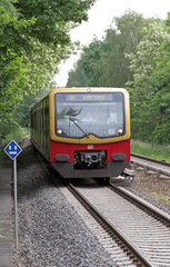 Berlin  Deutschland  S-Bahn der Linie 2 in Richtung Bernau