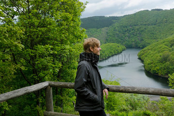 Schleiden  Deutschland  Wanderung auf dem Wildnistrail im Nationalpark Eifel