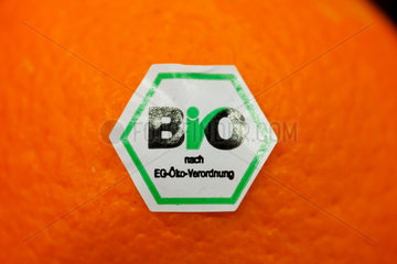 Berlin  Deutschland  Orange mit EG-Bio-Siegel auf der Fruit Logistica 2011