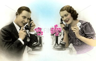 Paar beim telefonieren  um 1938