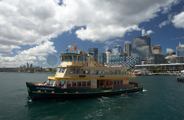 Sydney  Australien  Faehre im Hafen von Darling Harbour