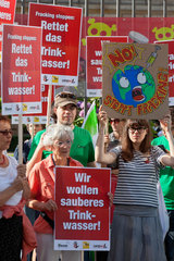 Berlin  Deutschland  Anti-Fracking-Demonstration vor dem Bundesrat