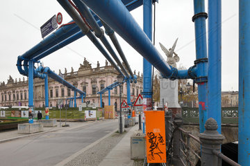 Berlin  Deutschland  Rohrleitungen fuer das Grundwassermanagement am Schinkelplatz