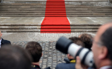 Berlin  Deutschland  Roter Teppich vor dem Schloss Bellevue