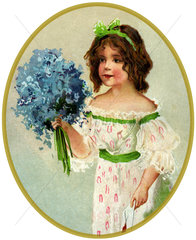 Maedchen gratuliert mit Blumen  Muttertag  1920