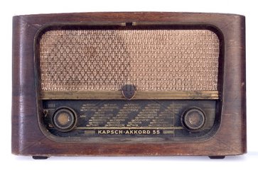 altes oesterreichisches Roehrenradio von 1954