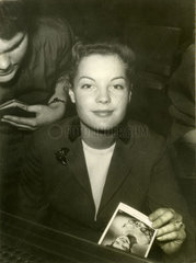 Romy Schneider  Autogrammstunde  1955