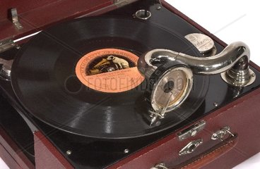 Grammophon mit Schellackplatte