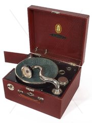 deutsches Koffergrammophon um 1928
