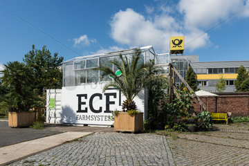 Berlin  Deutschland  eine Containerfarm von ECF Farmsystems