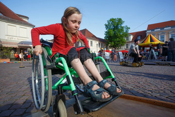 Potsdam  Deutschland  Strassenfest des Europaeischen Protesttages fuer die Gleichstellung von Menschen mit Behinderung