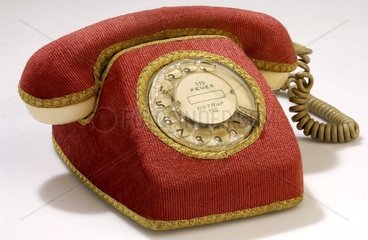 Telefon mit Brokatbezug 1971