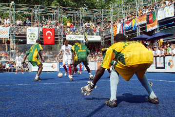 Berlin  Deutschland  Street Football World Cup auf dem Mariannenplatz