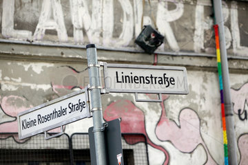 Berlin  Deutschland  Strassenschilder mit Strassennamen