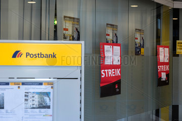 Berlin  Deutschland  Streik beim Postbank-Finanzcenter