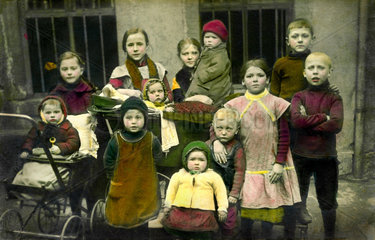 Kinder im Kaiserreich  Kinderarmut  1903