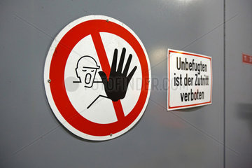 Doerpen  Deutschland  Verbotsschilder in einer Fabrik