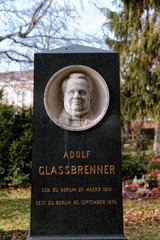 Berlin  Deutschland  Grabmal von Adolf Glassbrenner
